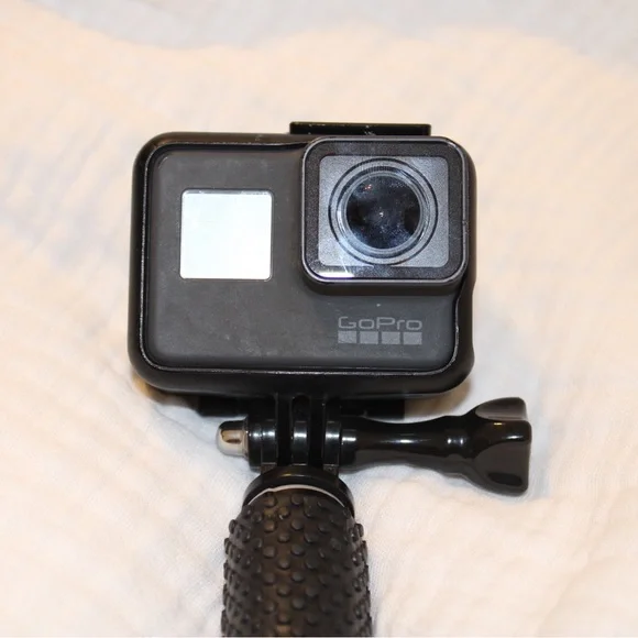GoPro - Picture 3 of 3